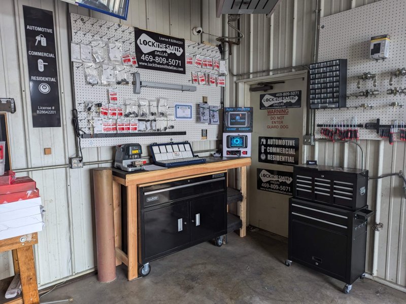 PXL_20241205_202926397